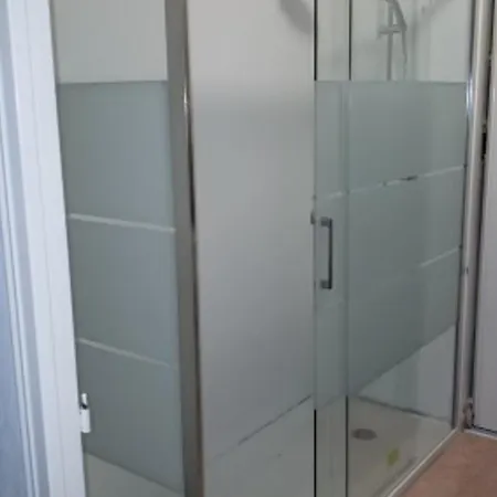 5 Pieces Climatise Avec Terrasse Et Parking A - Fr-1-780-30 * Сент-Максим