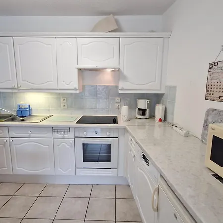 5 Pieces Climatise Avec Terrasse Et Parking A - Fr-1-780-30