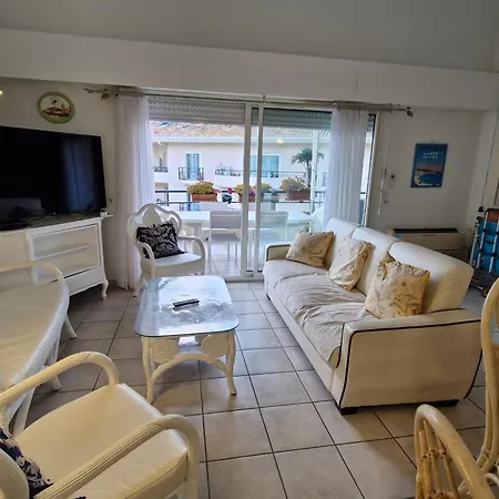 5 Pieces Climatise Avec Terrasse Et Parking A - Fr-1-780-30 * Сент-Максим