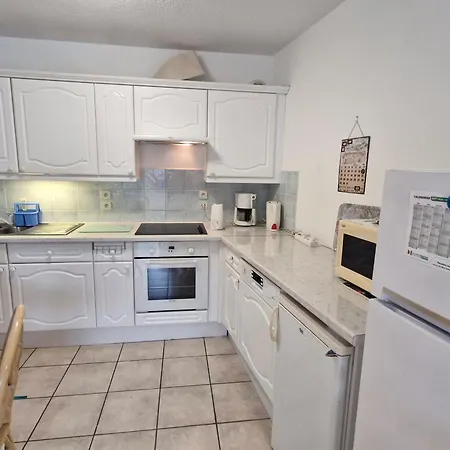 Апартаменты 5 Pieces Climatise Avec Terrasse Et Parking A - Fr-1-780-30 Сент-Максим