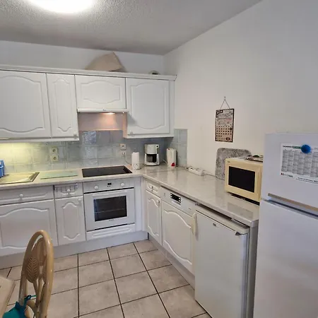 Апартаменты 5 Pieces Climatise Avec Terrasse Et Parking A - Fr-1-780-30 Сент-Максим