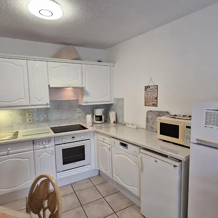 Апартаменты 5 Pieces Climatise Avec Terrasse Et Parking A - Fr-1-780-30 *