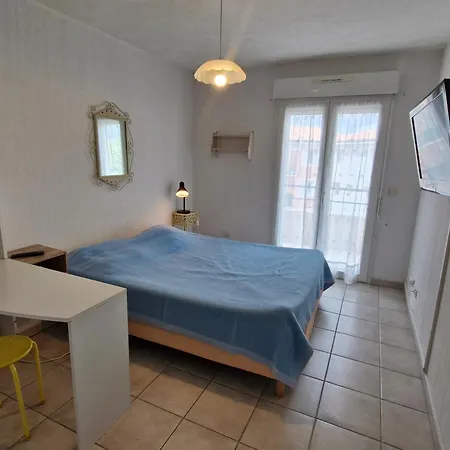 Appartement 5 Pieces Climatise Avec Terrasse Et Parking A