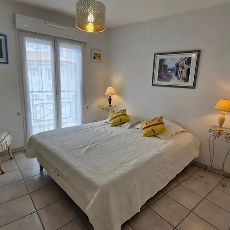 Apartment 5 Pieces Climatise Avec Terrasse Et Parking A Sainte-Maxime
