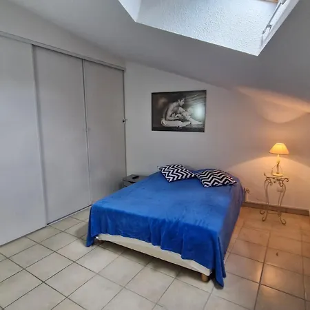 Appartement 5 Pieces Climatise Avec Terrasse Et Parking A Sainte-Maxime