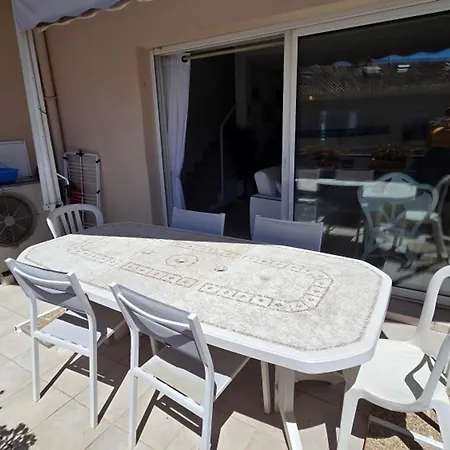 Appartement 5 Pieces Climatise Avec Terrasse Et Parking A Sainte-Maxime