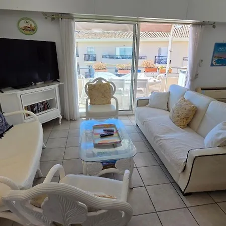 5 Pieces Climatise Avec Terrasse Et Parking A Appartement *