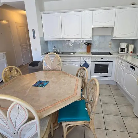 5 Pieces Climatise Avec Terrasse Et Parking A Appartement