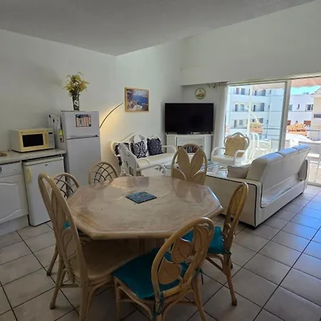Appartement 5 Pieces Climatise Avec Terrasse Et Parking A Sainte-Maxime